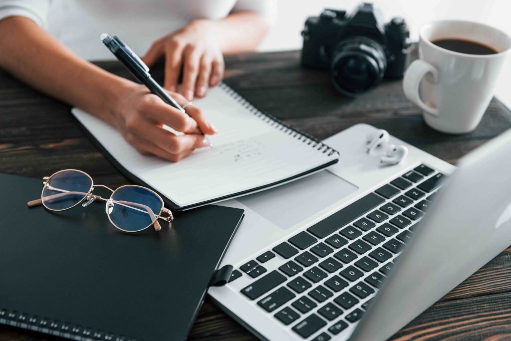 How Content Writing Tools Shape Authentic Marketing in 2025